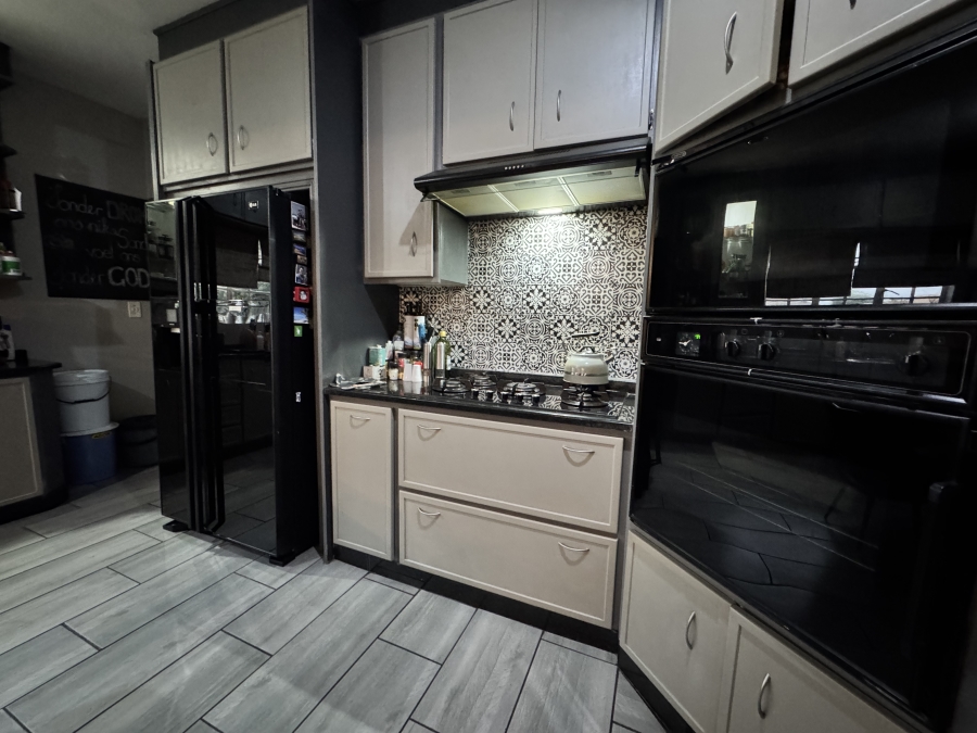 4 Bedroom Property for Sale in Wilkoppies North West